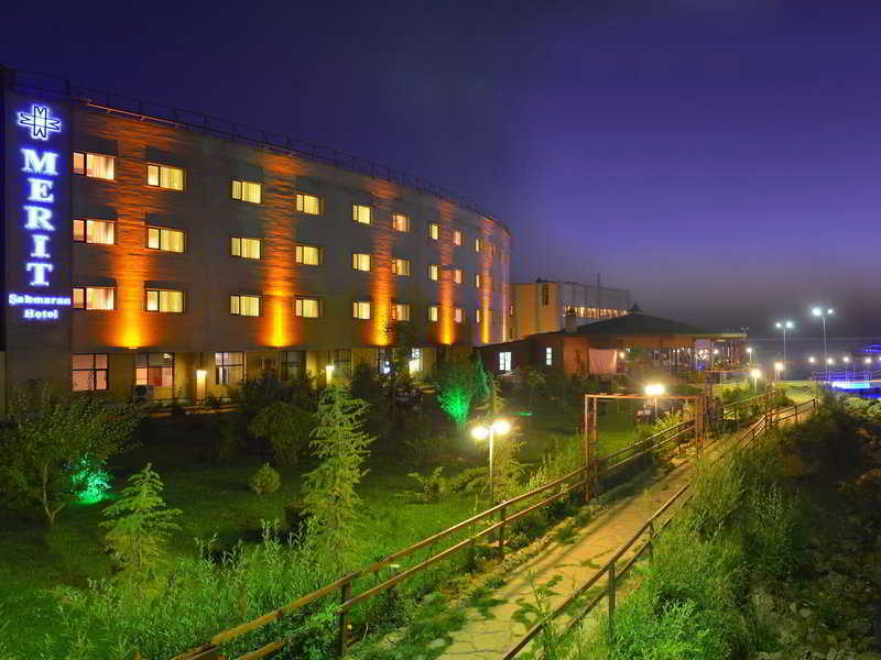 Merit Sahmaran Van Exterior photo